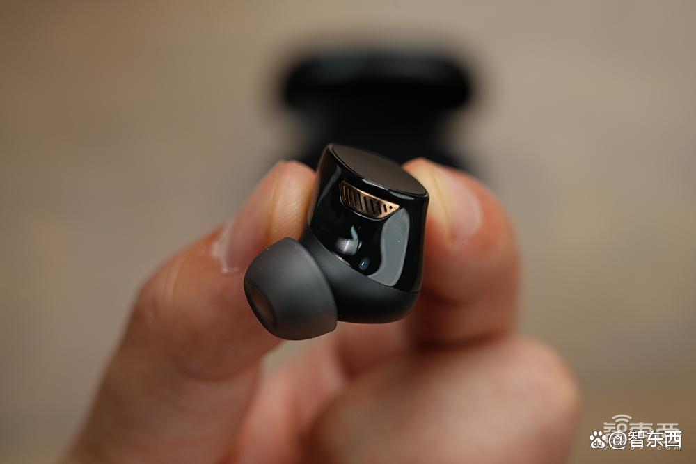 Poly Voyager Free 20耳机开箱体验：开会仙品，AI降噪，超长续航
